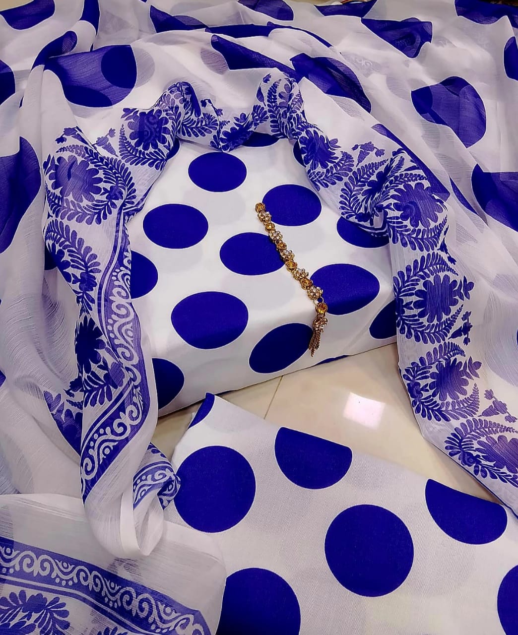 FLORAL DIGITAL SWISS LAWN