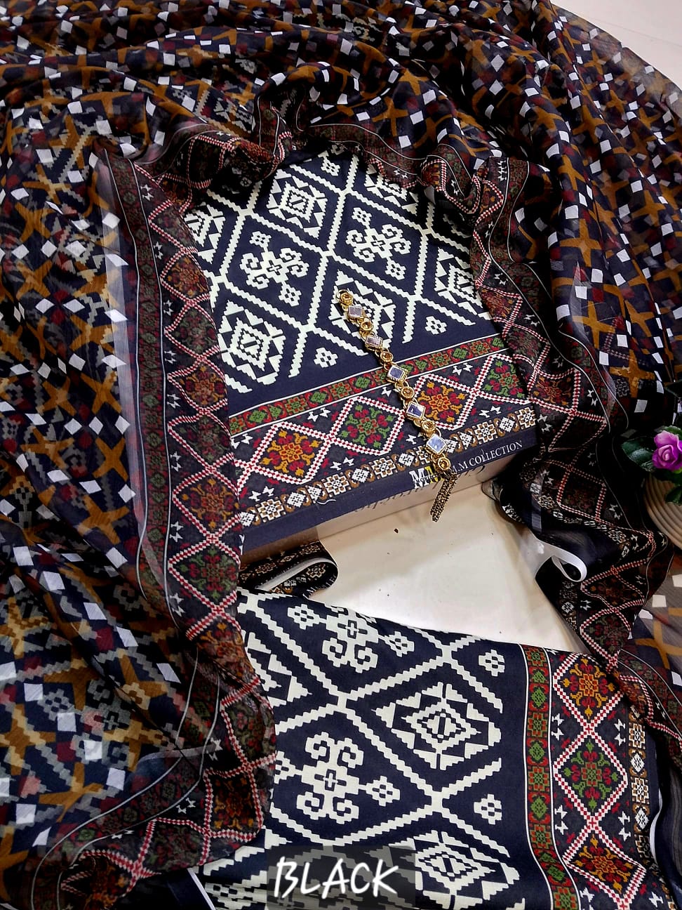 FLORAL DIGITAL SWISS LAWN