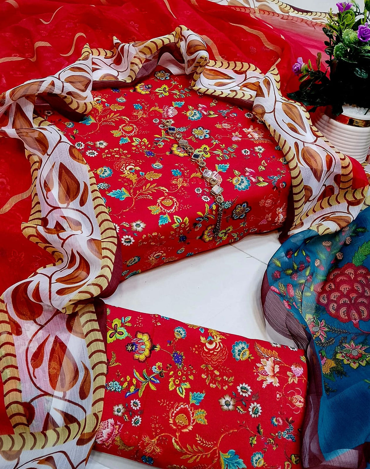 FLORAL DIGITAL SWISS LAWN