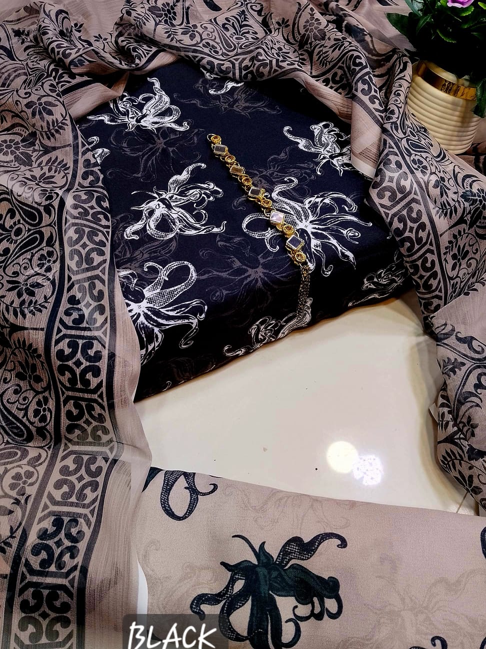 FLORAL DIGITAL SWISS LAWN