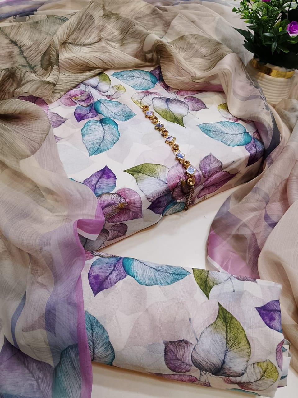 FLORAL DIGITAL SWISS LAWN